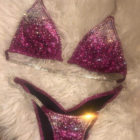 Raspberry Competition bikini - Picture 3 of 6